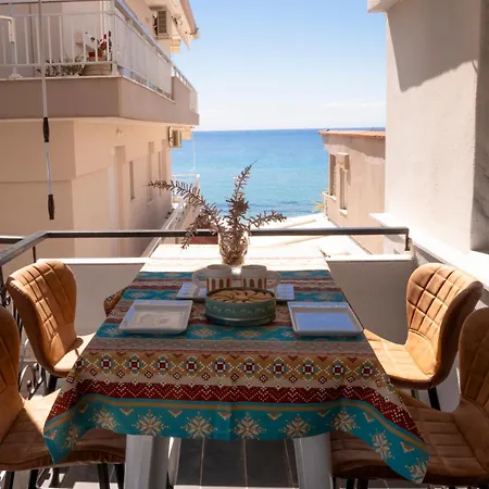 Parrot Palazzo * Nea Kallikrateia